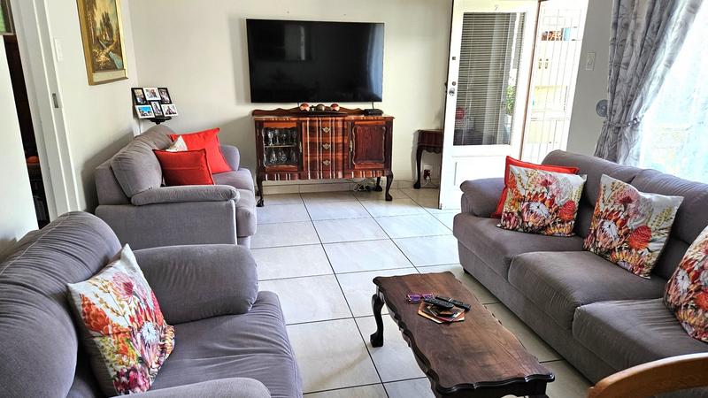 To Let 3 Bedroom Property for Rent in Bellville Western Cape